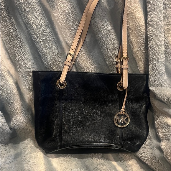 Michael Kors Black Jet  Set Shoulder Bag - Picture 1 of 14